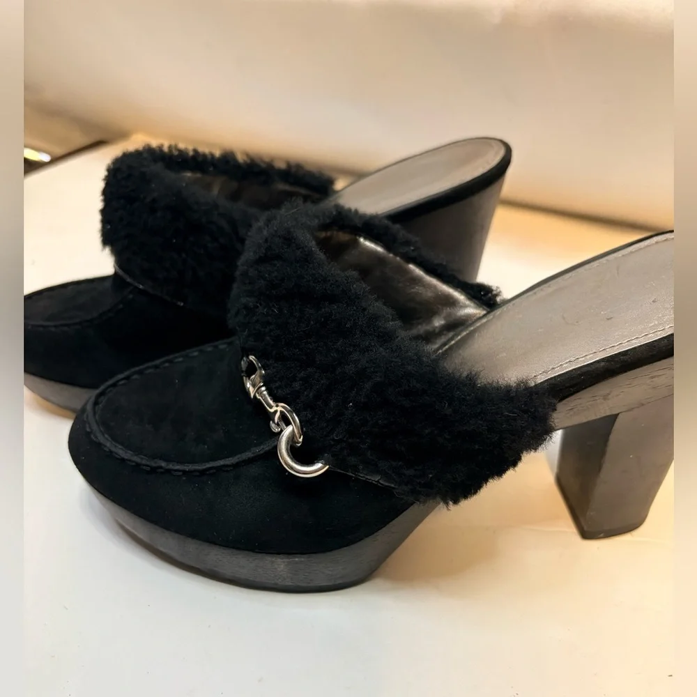 Coach Idyle Platform Mules in Black Suede and Faux-Shearling with Chain - Picture 3 of 16